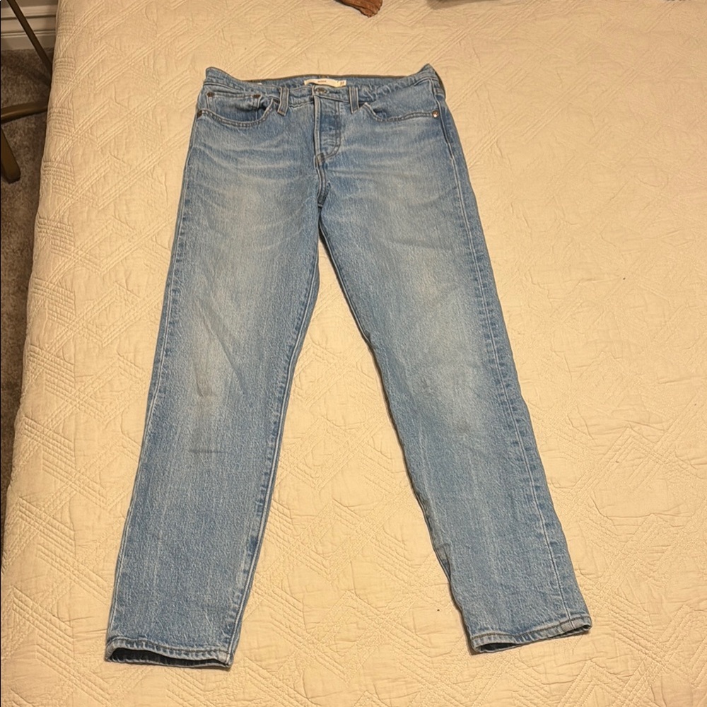 Levi wedgie straight leg jeans